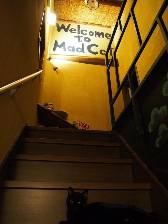 Mad Cat Hostel Osaka & Bar Exterior foto